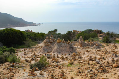 Escursione in Sardegna con i bambini trekking