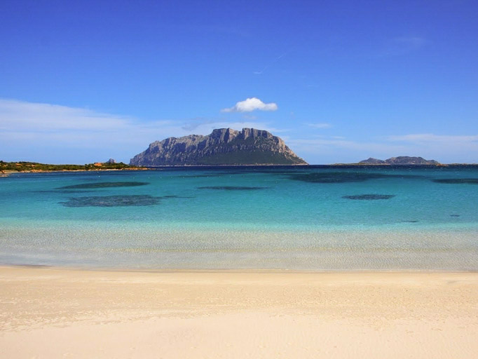 SPIAGGIA DI PORTO ISTANA ADATTA AI BAMBINI